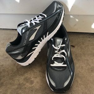 Brooks DYAD 7 Running Shoe Mens 12 WIDE